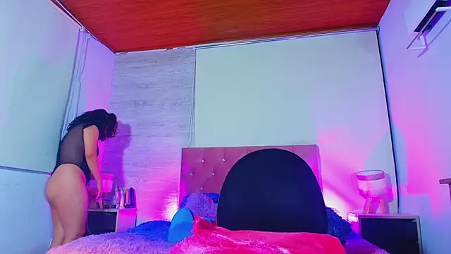 Sary LittleSmiles online show from 04/21/26, 03:57