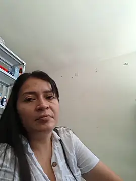 Snapshot of Dr_Edna_naughty chatting on 05/24/26, 03:34 Dr Edna naughty online show from 05/24/26, 03:34