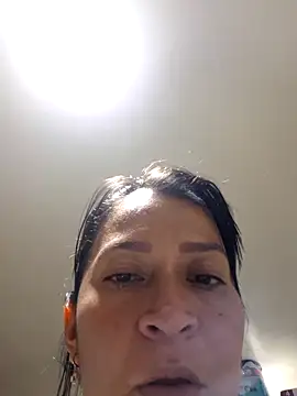 Snapshot of Dr_Edna_naughty chatting on 05/18/26, 01:39 Dr Edna naughty online show from 05/18/26, 01:39