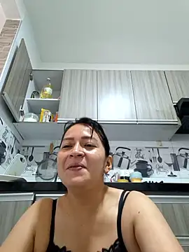 Snapshot of Dr_Edna_naughty chatting on 05/19/26, 12:34 Dr Edna naughty online show from 05/19/26, 12:34