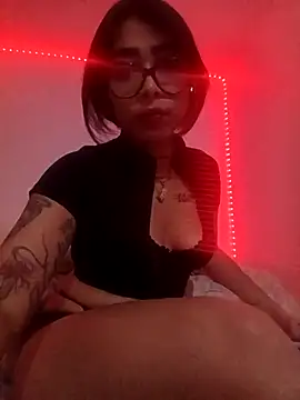 Elizabethvelvet online show from 04/24/26, 01:18