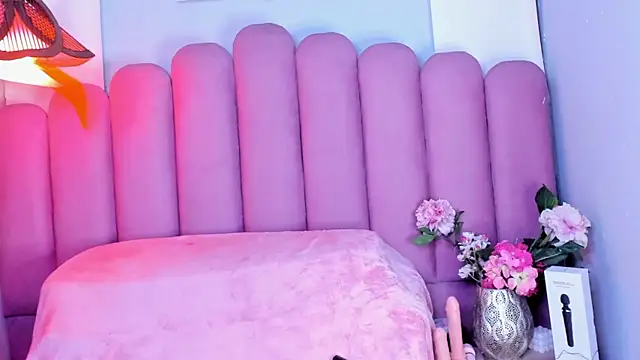 ZaraLuciana online show from 04/01/26, 11:00