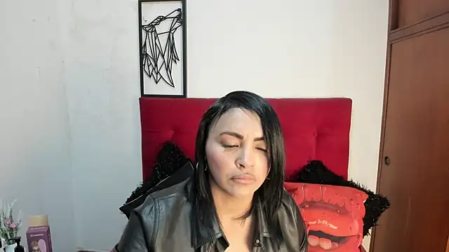 EstrellaSmmith online show from 07/18/26, 07:33