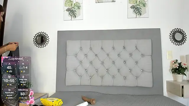 Snapshot of Arya_Grey chatting on 04/14/26, 11:37 Arya Grey online show from 04/14/26, 11:37