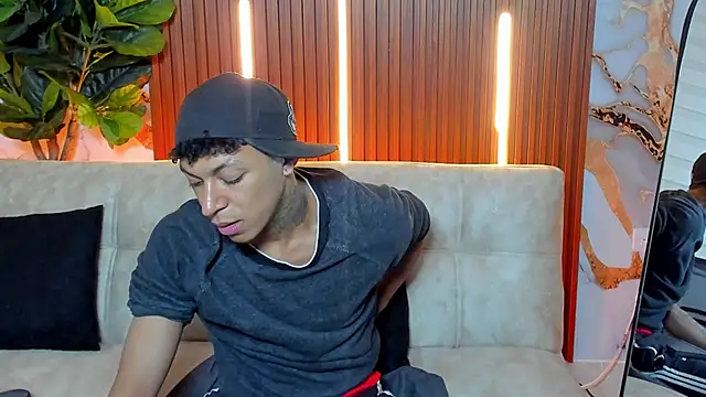 Jonathan Guzman  online show from 03/10/26, 03:32