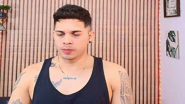 Snapshot of johan_speitzer chatting on 03/22/26, 05:21 johan speitzer online show from 03/22/26, 05:21