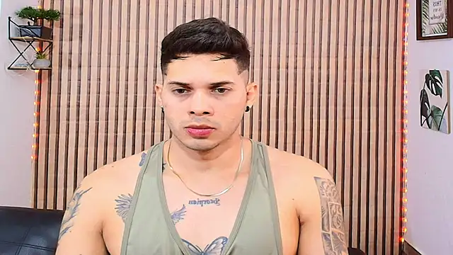 Snapshot of johan_speitzer chatting on 04/13/26, 11:20 johan speitzer online show from 04/13/26, 11:20