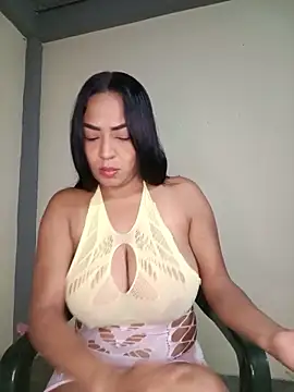 Carolinna online show from 05/15/26, 02:04