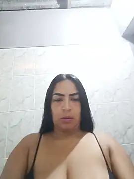 Snapshot of Carolinna chatting on 06/24/26, 02:37 Carolinna online show from 06/24/26, 02:37