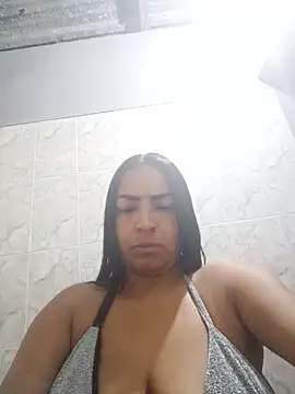 Snapshot of Carolinna chatting on 06/17/26, 02:38 Carolinna online show from 06/17/26, 02:38
