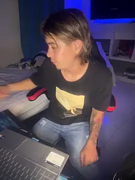 AngelLatinBoy online show from 04/12/26, 03:43
