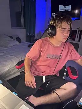 AngelLatinBoy online show from 04/11/26, 02:52