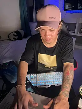AngelLatinBoy online show from 04/07/26, 02:35