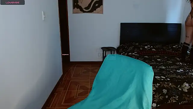 VelvetVal  online show from 04/01/26, 04:37