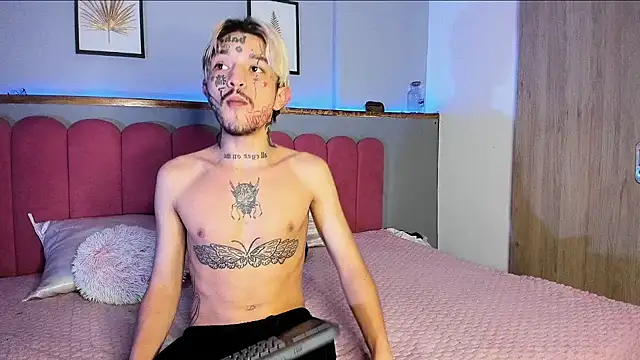 Snapshot of MidnightSinners chatting on 04/14/26, 02:16 MidnightSinners online show from 04/14/26, 02:16