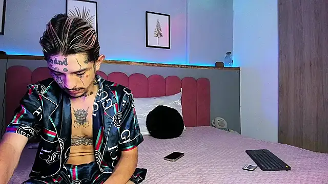 Snapshot of MidnightSinners chatting on 04/02/26, 10:49 MidnightSinners online show from 04/02/26, 10:49