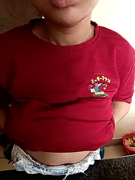 Divya3107 online show from 05/26/26, 01:15