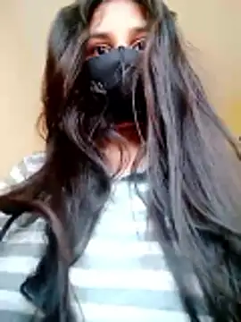 Divya3107 online show from 04/18/26, 02:47