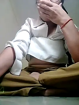 Divya3107 online show from 04/23/26, 03:24