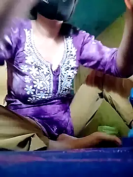 Divya3107 online show from 04/16/26, 02:56