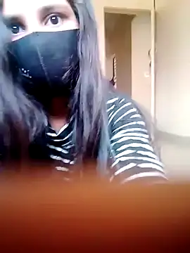 Divya3107 online show from 04/22/26, 04:52