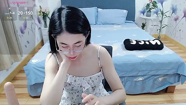 Snapshot of mila-baby-99 chatting on 05/06/26, 01:31 mila-baby-99 online show from 05/06/26, 01:31