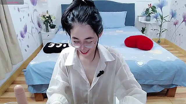 Snapshot of mila-baby-99 chatting on 05/07/26, 06:39 mila-baby-99 online show from 05/07/26, 06:39