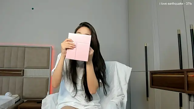 kasumikawa online show from 04/05/26, 02:18