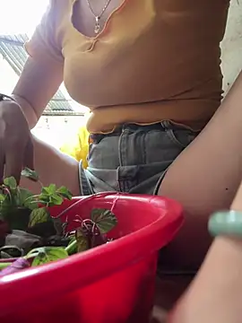 July-lovee online show from 03/11/26, 08:19