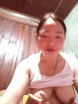 Yellow-pink online show from 03/29/26, 12:56