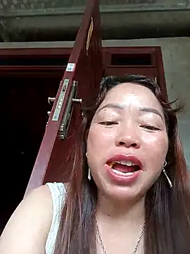 Yellow-pink online show from 07/13/26, 12:21