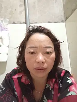 Yellow-pink online show from 06/09/26, 11:06