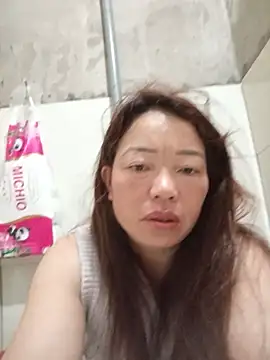 Yellow-pink online show from 07/14/26, 10:49