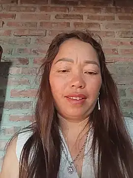 Yellow-pink online show from 05/13/26, 11:34