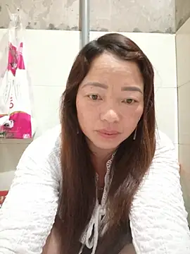 Yellow-pink online show from 07/20/26, 10:56