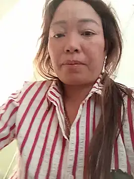 Yellow-pink online show from 07/26/26, 05:03