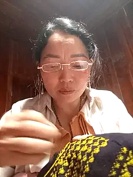 Yellow-pink online show from 03/14/26, 03:34