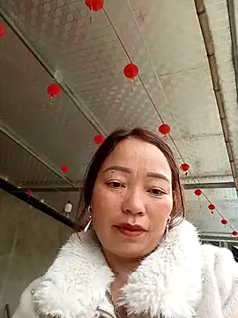 Yellow-pink online show from 03/27/26, 11:11