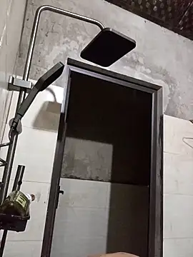 Yellow-pink online show from 04/04/26, 01:50