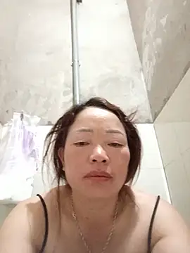 Yellow-pink online show from 06/16/26, 10:43