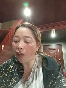 Yellow-pink online show from 05/16/26, 06:12