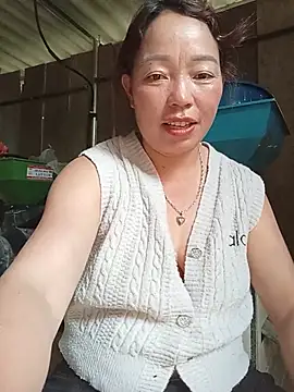 Yellow-pink online show from 07/14/26, 10:32