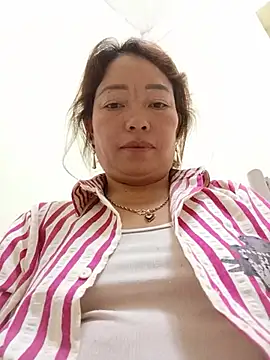 Yellow-pink online show from 07/25/26, 12:22