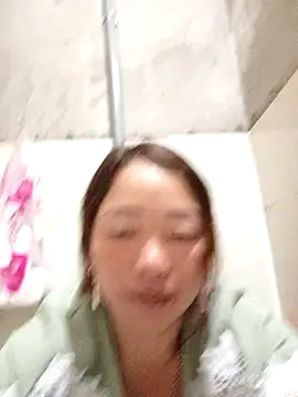 Yellow-pink online show from 04/18/26, 10:54