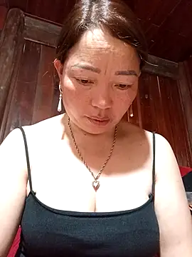 Yellow-pink online show from 04/16/26, 06:30