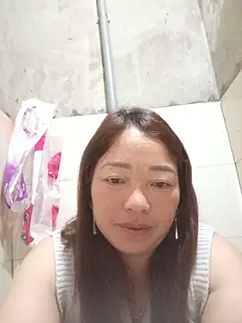 Yellow-pink online show from 05/23/26, 10:31