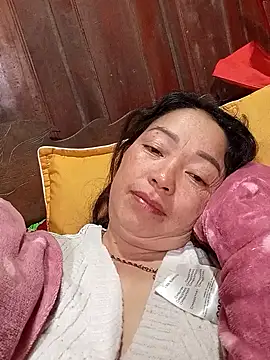 Yellow-pink online show from 03/24/26, 04:40