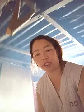 Yellow-pink online show from 06/26/26, 10:59