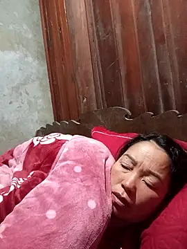 Yellow-pink online show from 03/09/26, 03:04