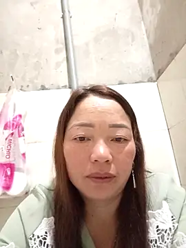 Yellow-pink online show from 04/22/26, 11:22